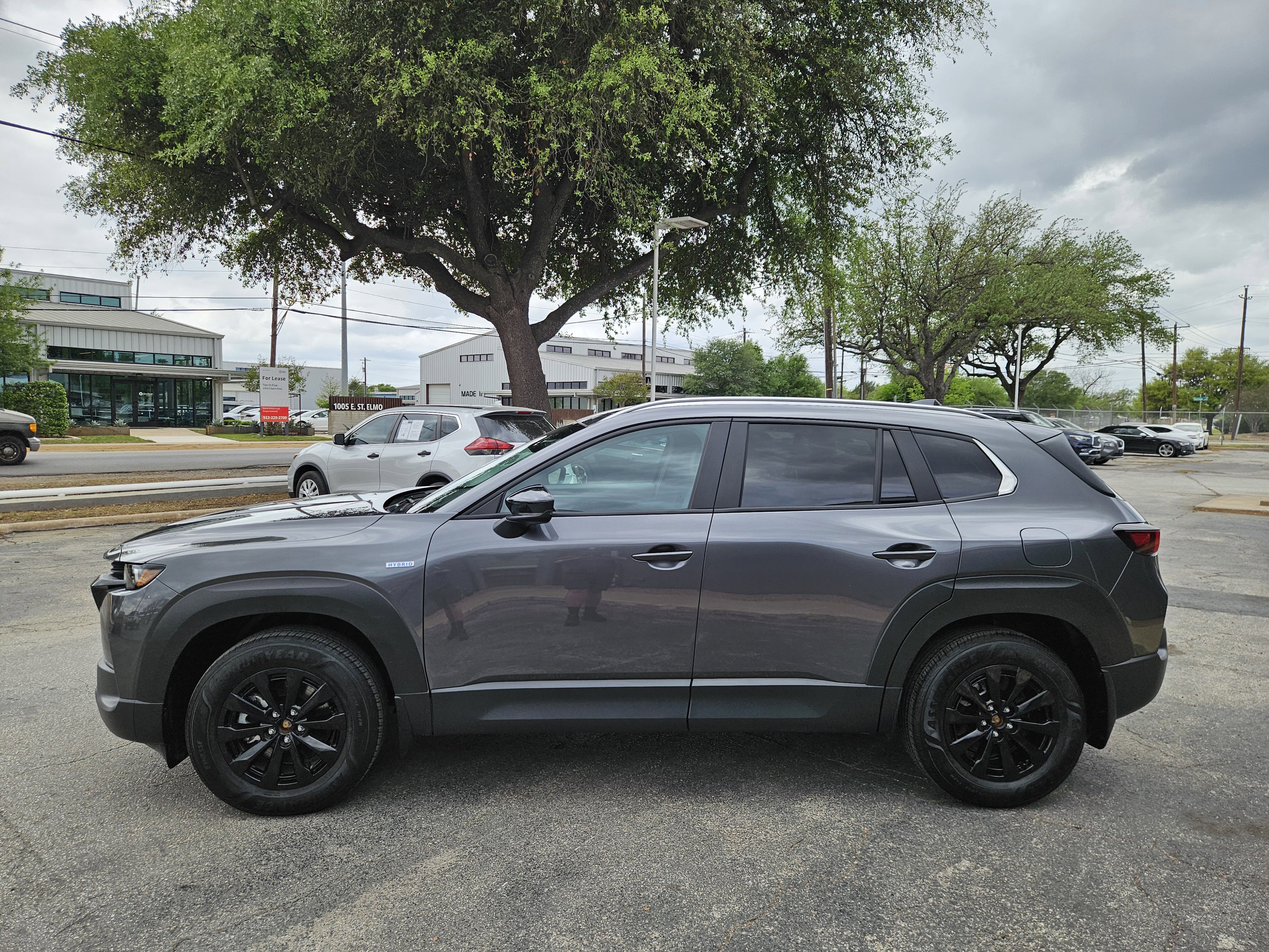 Used 2025  Mazda Preferred image 4