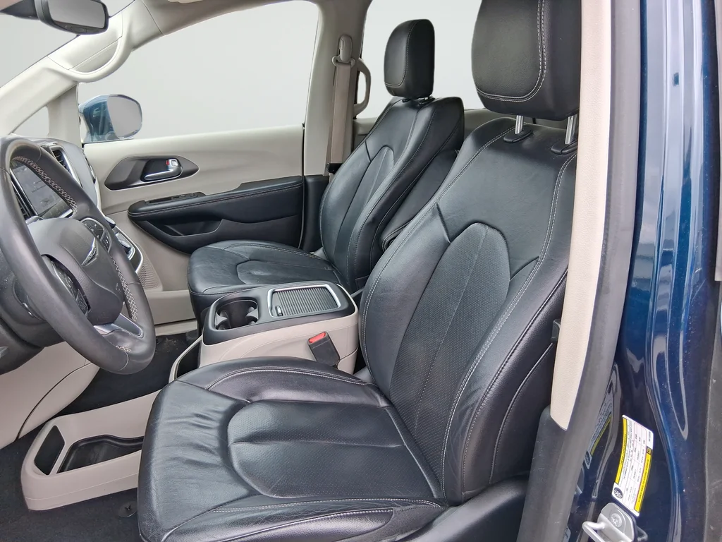 Used 2022 Blue Chrysler Touring L image 9