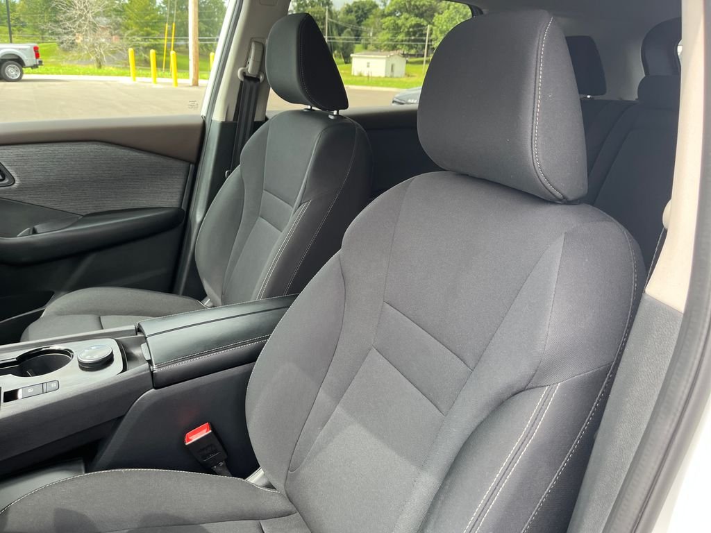 Used 2023 White Nissan S image 12
