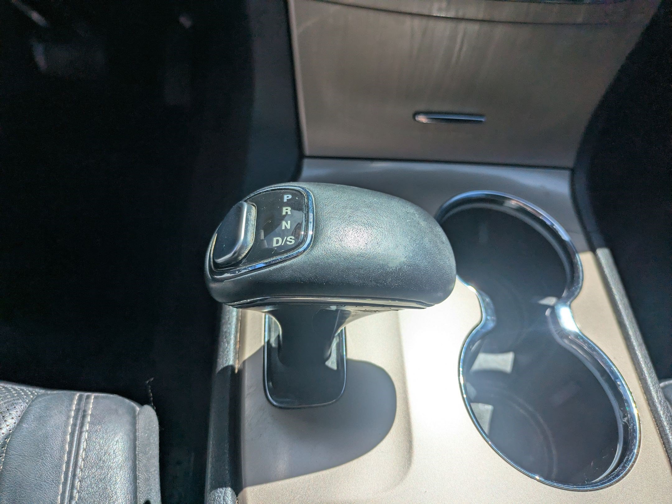 Used 2015 Granite Crystal Metallic Clearcoat Jeep Limited image 24