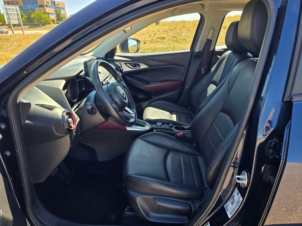 Used 2018 Deep Crystal Blue Mica Mazda Touring image 12