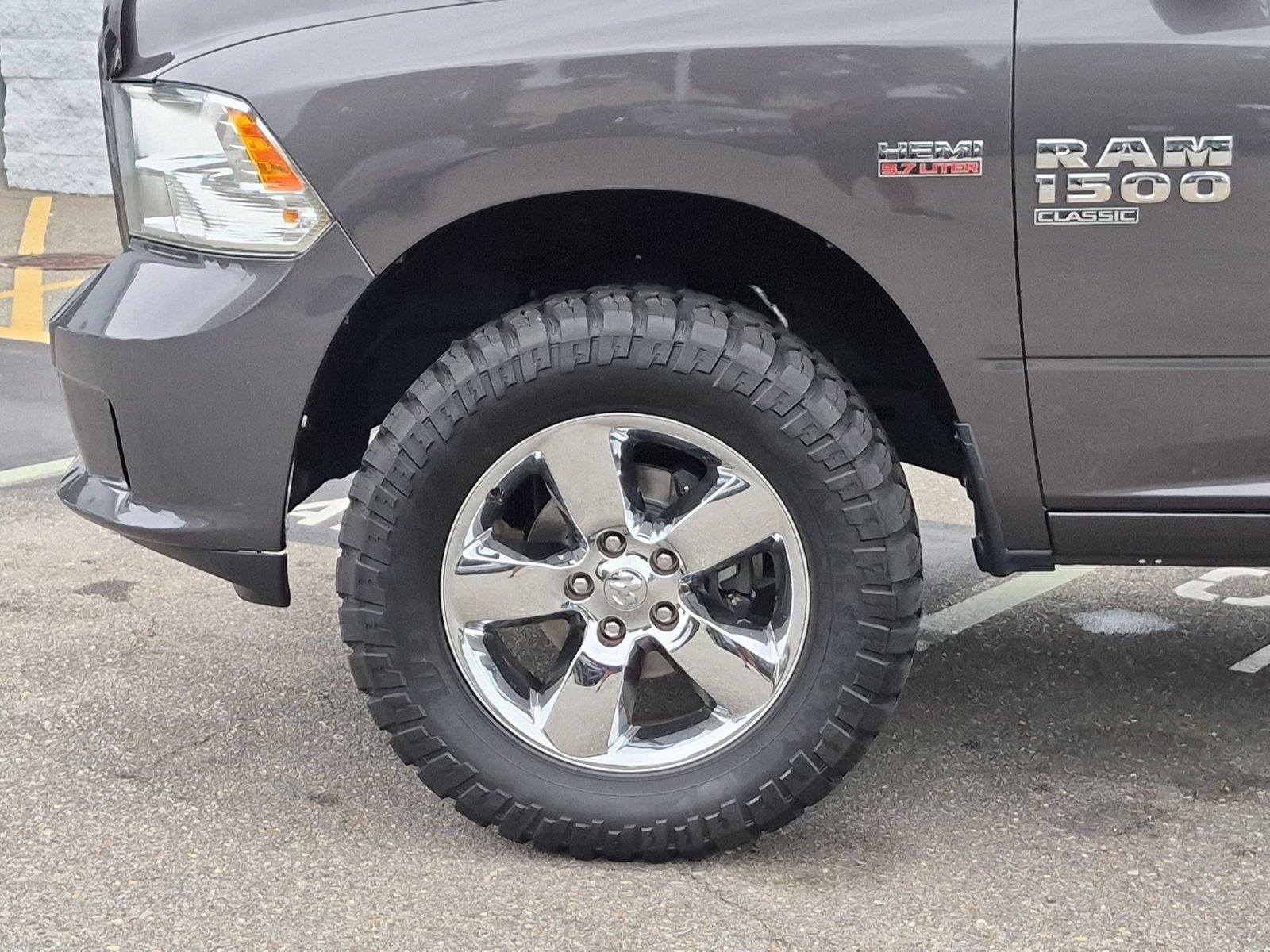 Used 2019 Granite Crystal Metallic Clearcoat Ram Express image 10