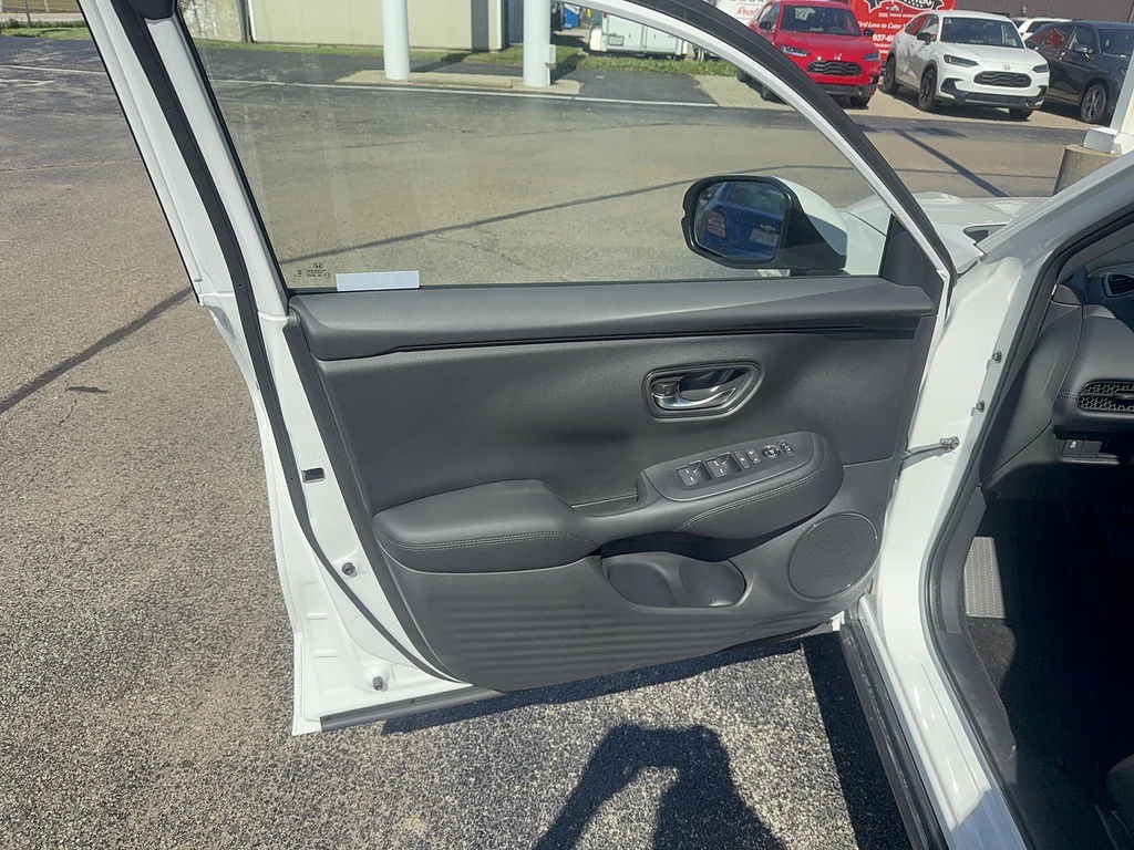 2027 Honda HR-V LX, photo 12 of 12