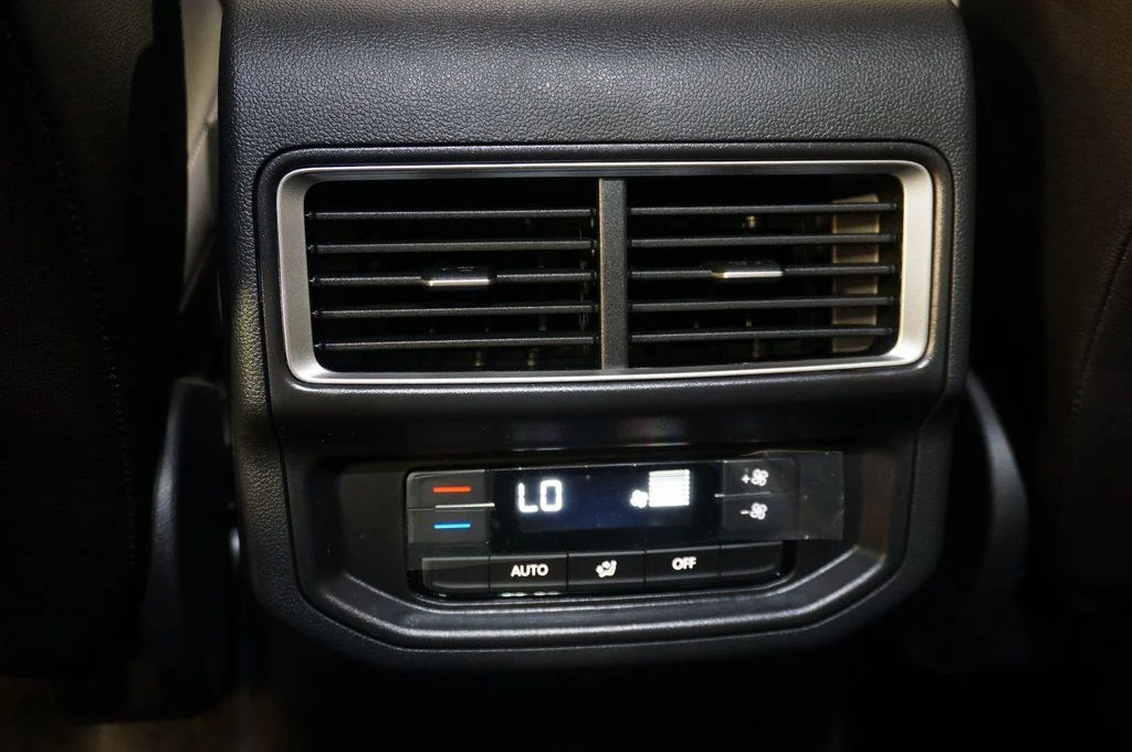 New 2026 Green Volkswagen 2.0T SE w/Technology image 30