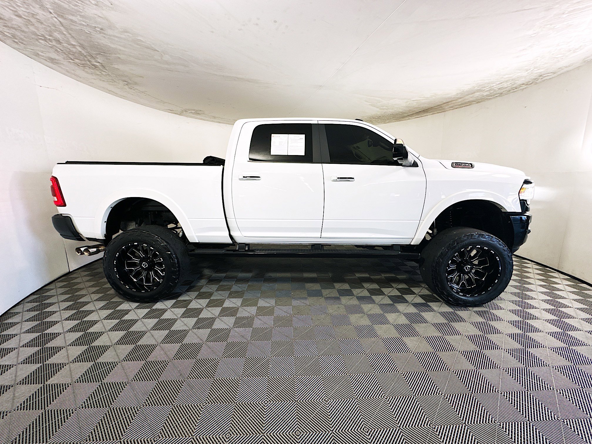 2022 Ram 2500 thumbnail 4