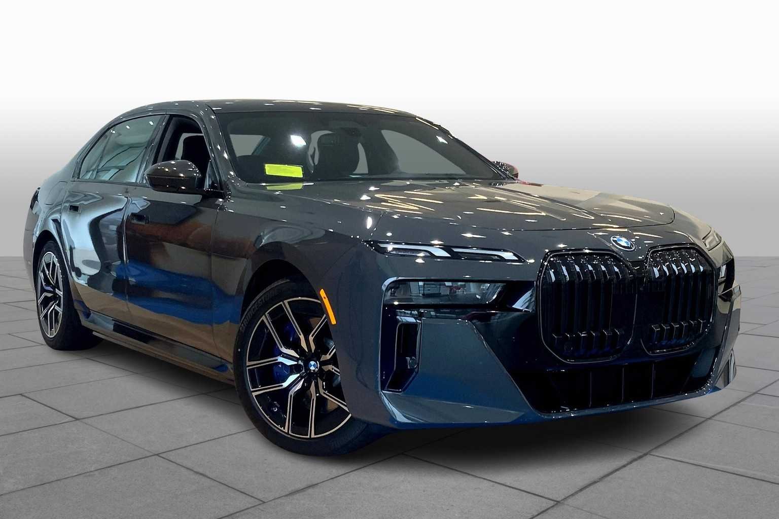 Used 2026 Dravit Grey Metallic BMW 750e xDrive image 2