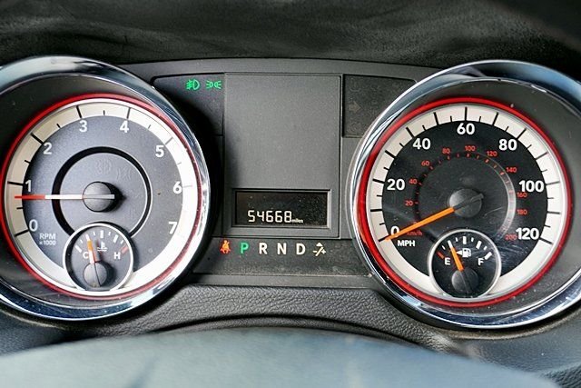 Used 2018 White Dodge SXT image 30