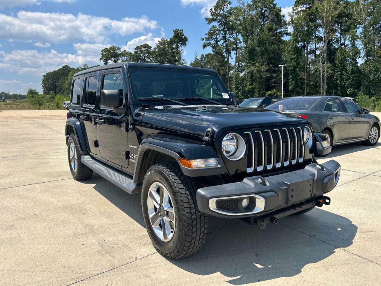Used 2020 Black Jeep Sahara image 2