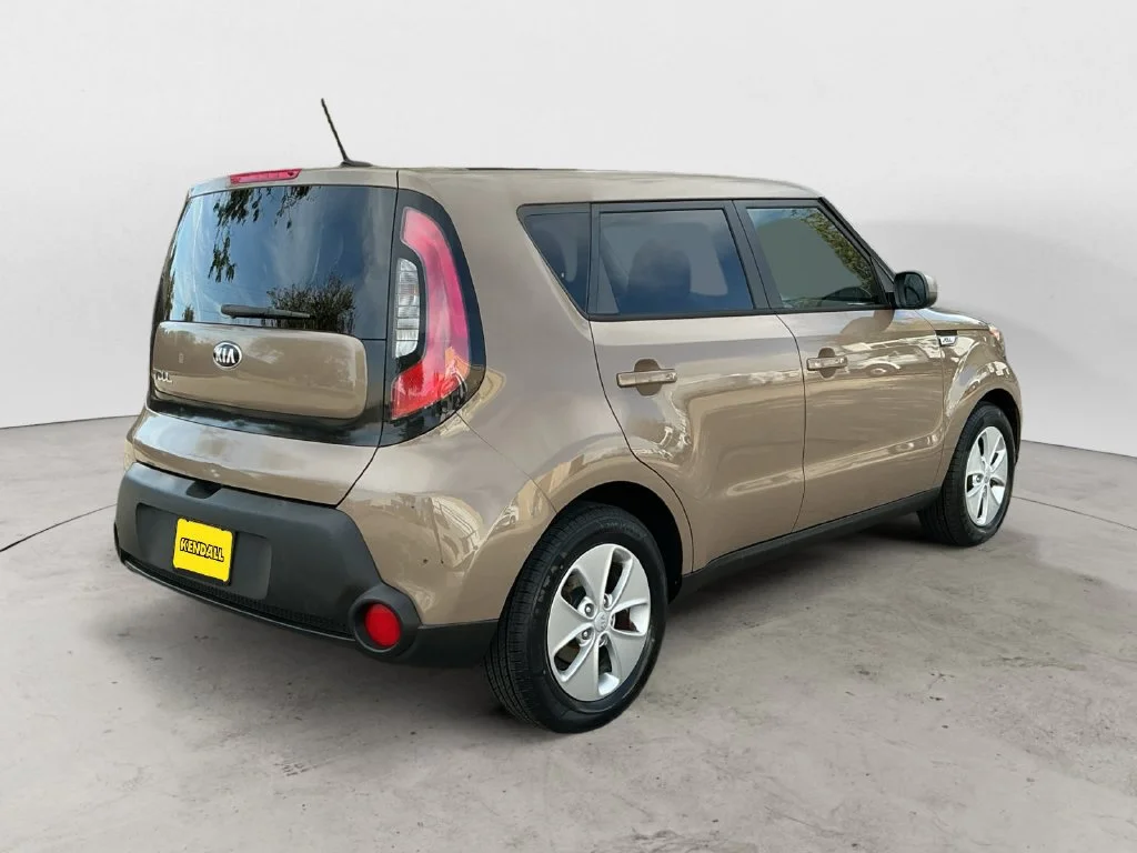 Used 2015 Brown Kia Base image 8