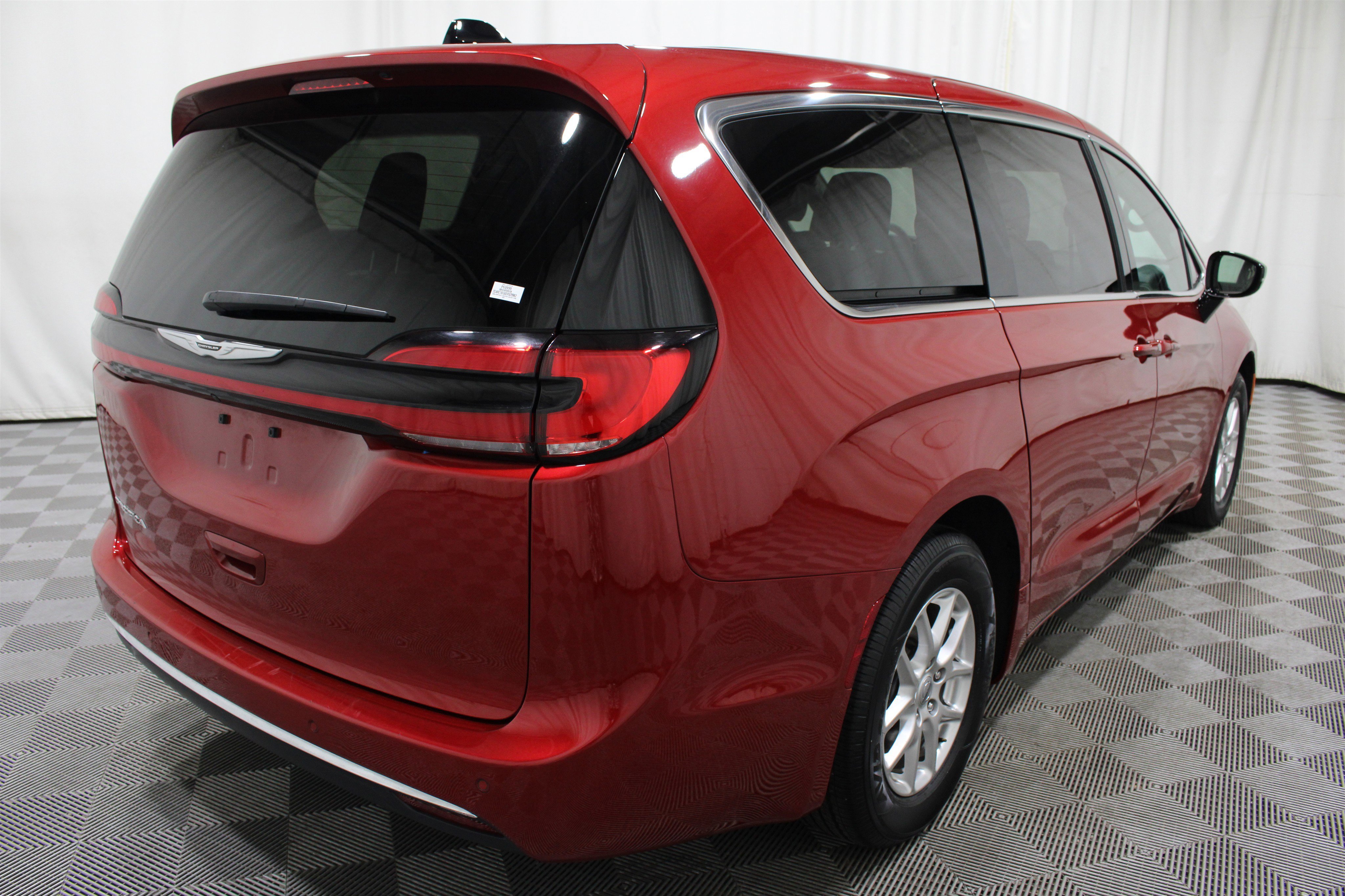 Used 2025 Red Hot Pearlcoat Chrysler Select image 30