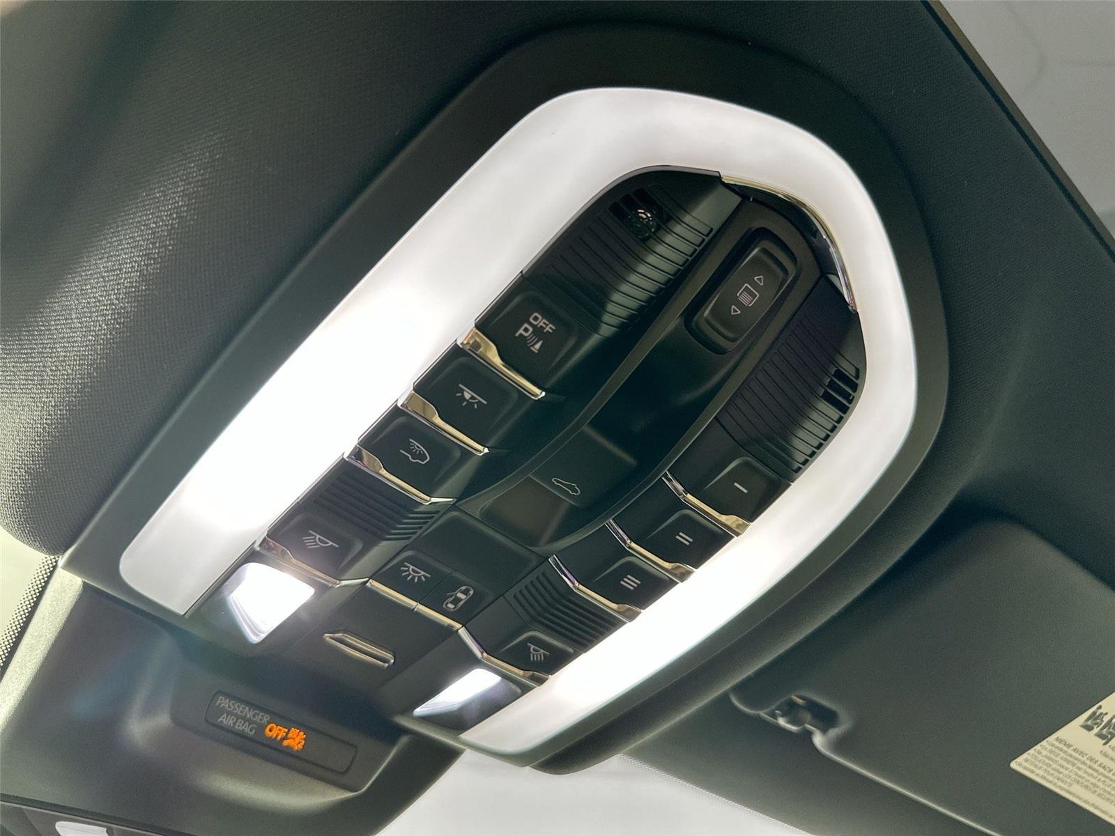 2024 Porsche Macan Base - Photo 26