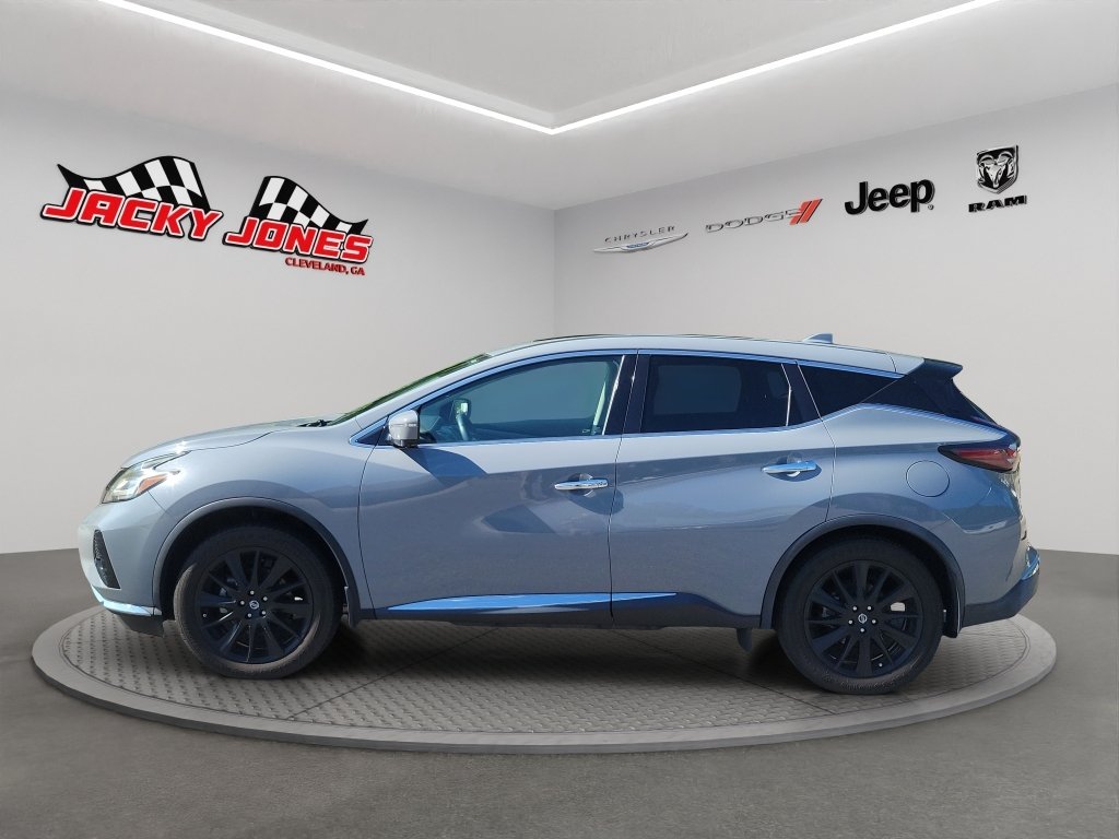 Used 2021  Nissan SL image 2