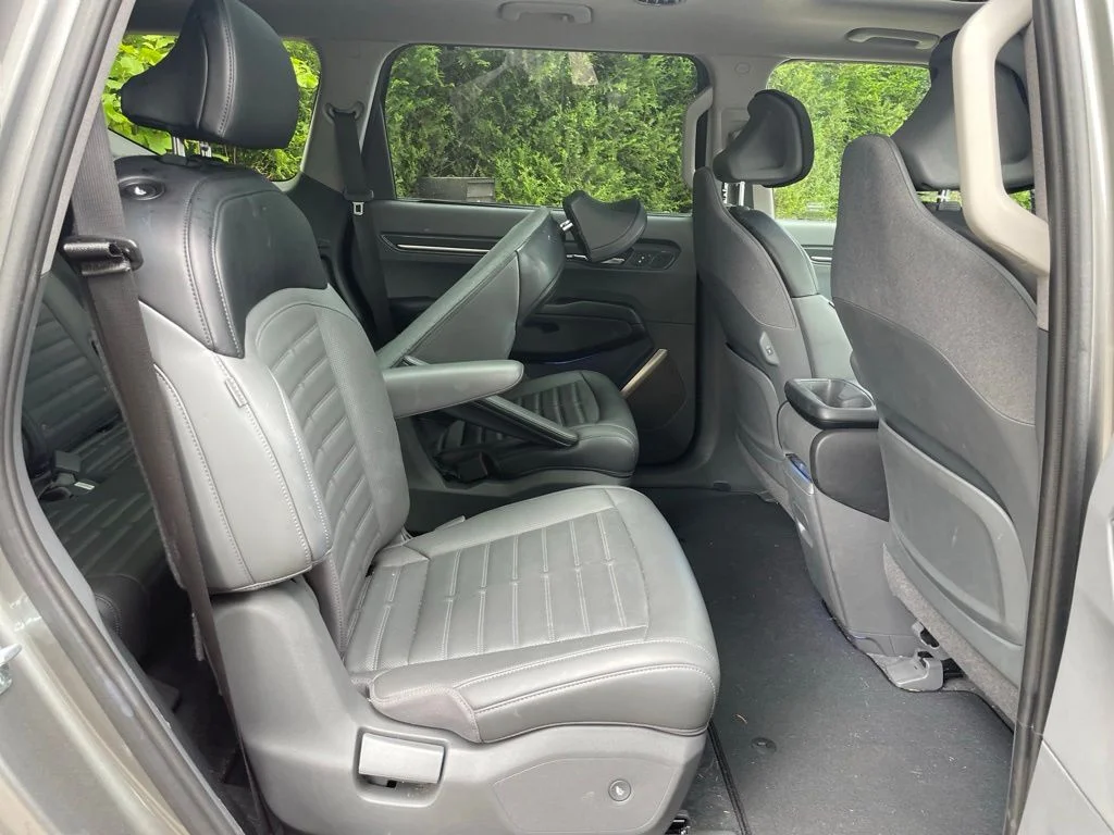 Certified Used 2024 Pebble Gray Kia Land image 27