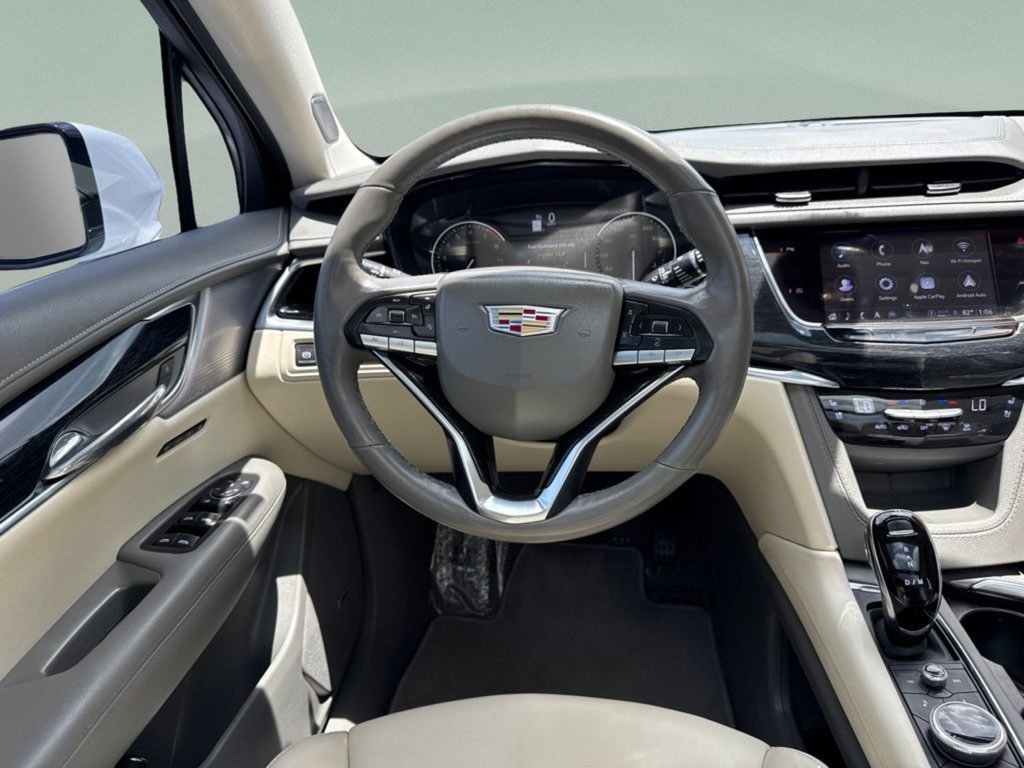 Used 2024 Crystal White Tricoat Cadillac FWD Premium Luxury image 27