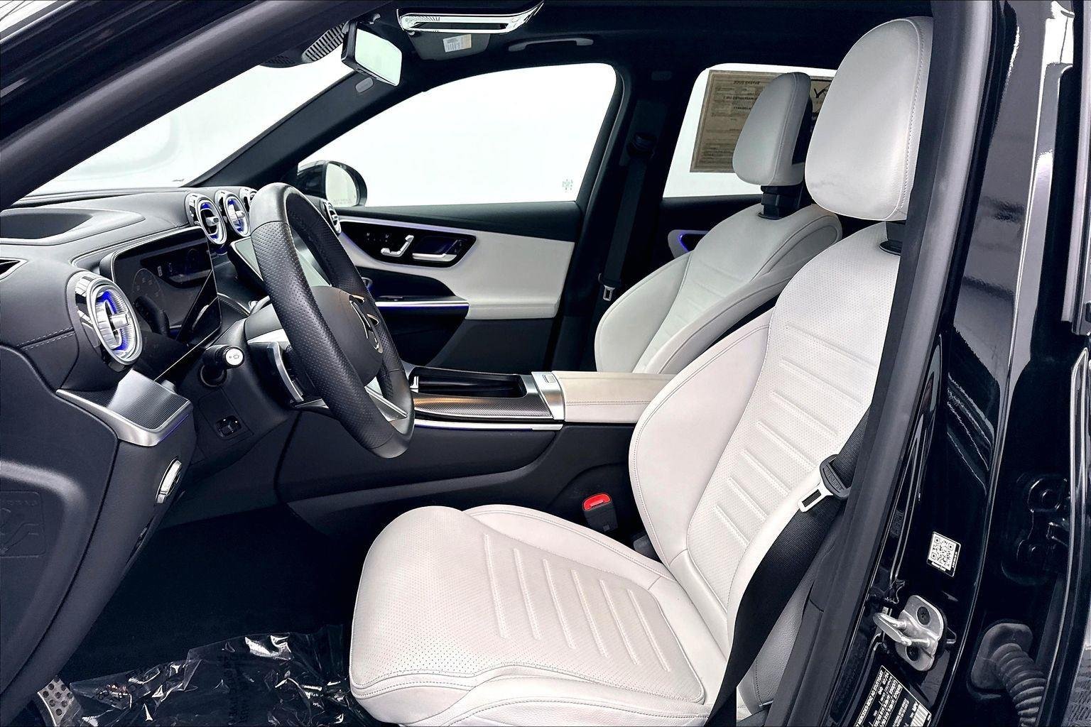 Used 2025 Black Mercedes-Benz GLC 300 image 22