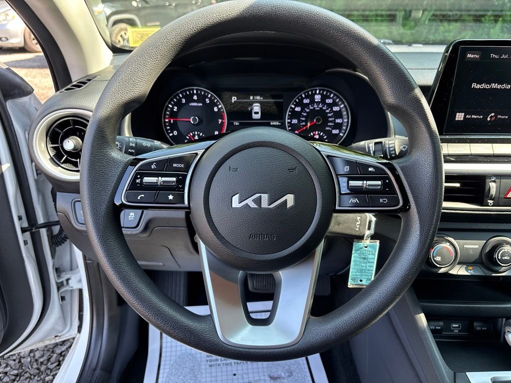 Used 2023 White Kia LXS image 18