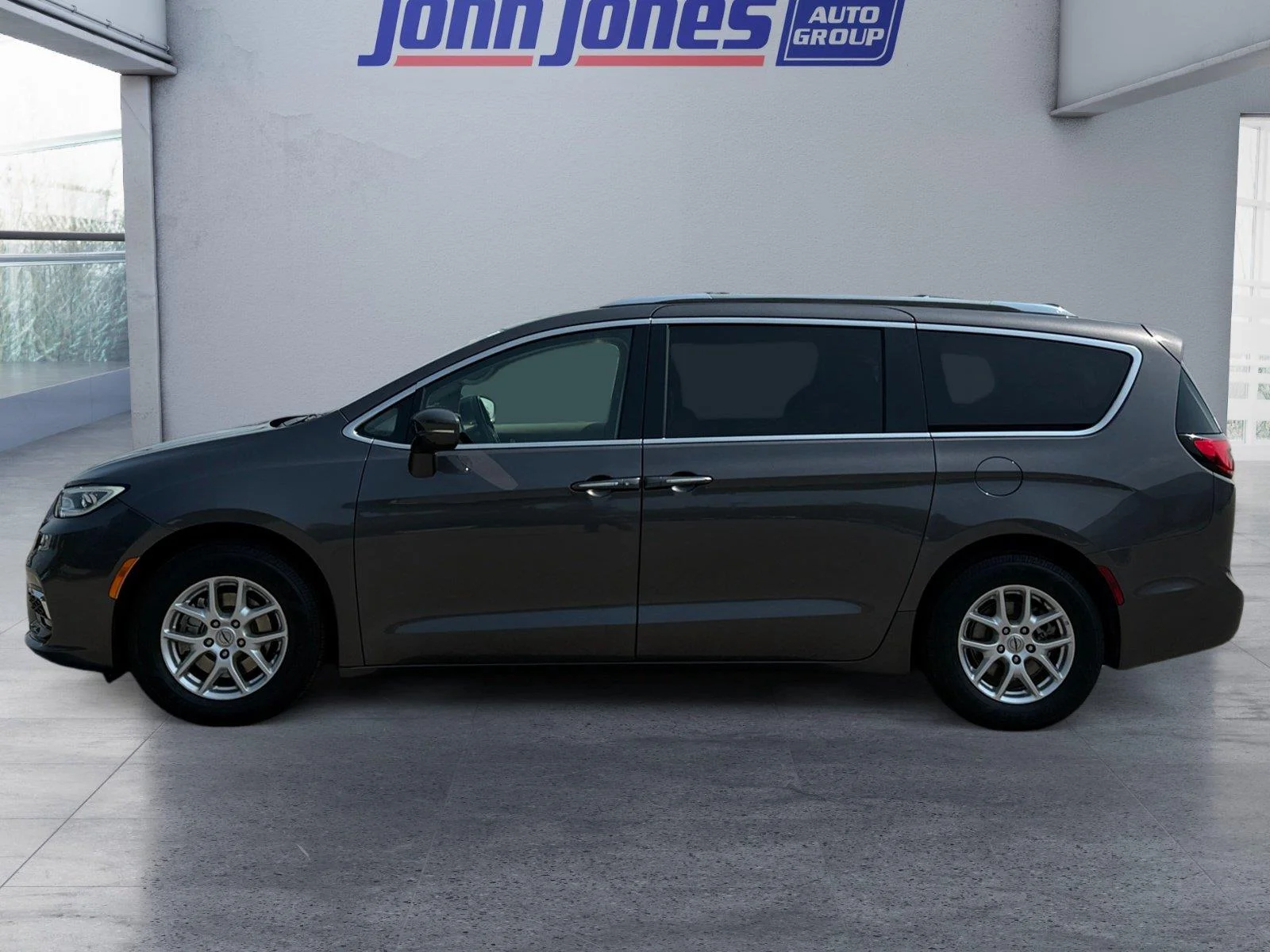 Used 2021 Chrysler Pacifica Touring L with VIN 2C4RC1BG9MR600817 for sale in Scottsburg, IN