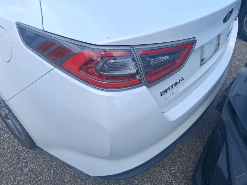 Used 2014 White Kia EX image 18