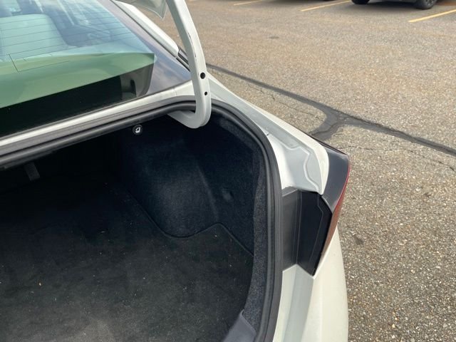 Used 2022 White Nissan 2.5 SL image 20