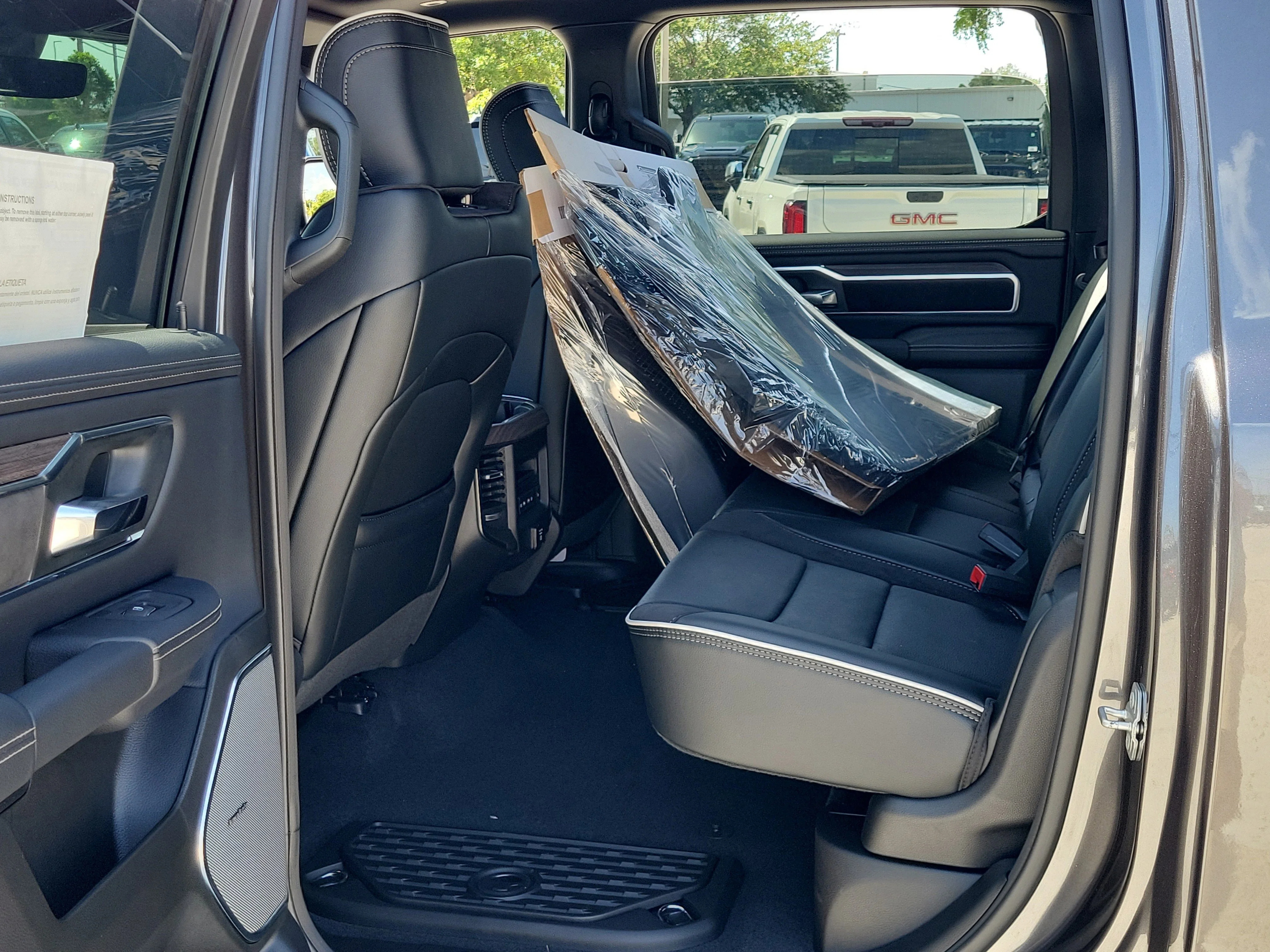 New 2026 Granite Crystal Metallic Clearcoat RAM Laramie image 13