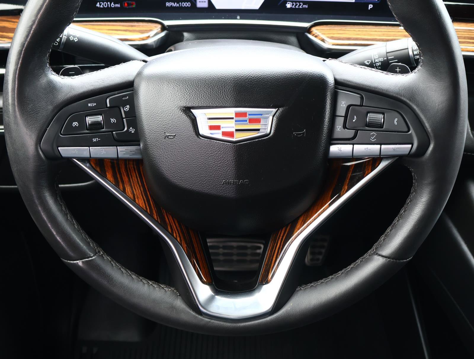 2023 Cadillac Escalade Luxury - Photo 12