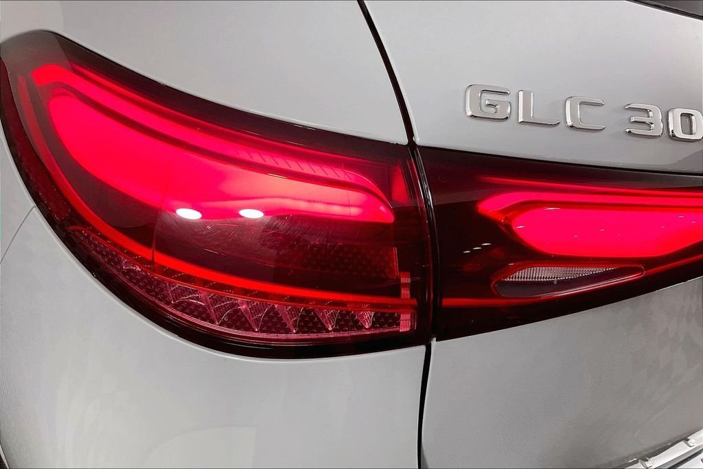 Used 2026 White Mercedes-Benz GLC 300 image 25
