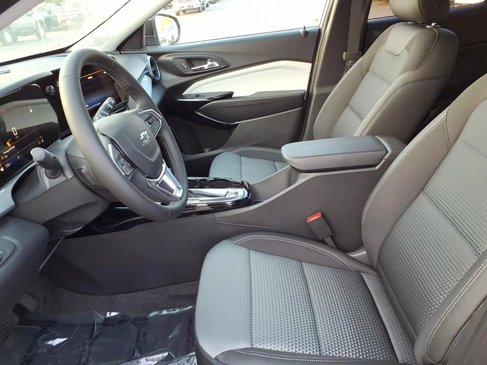 2026 Chevrolet Trax LT - Photo 7