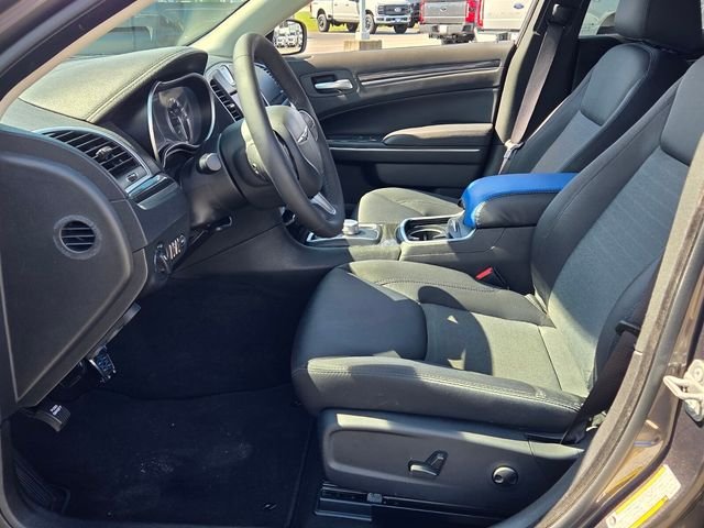 Used 2022 Gray Chrysler Touring image 11