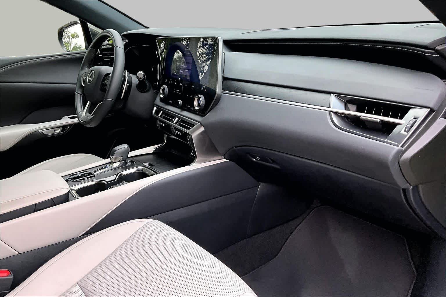 Used 2023 Nori Green Pearl Lexus Premium image 19