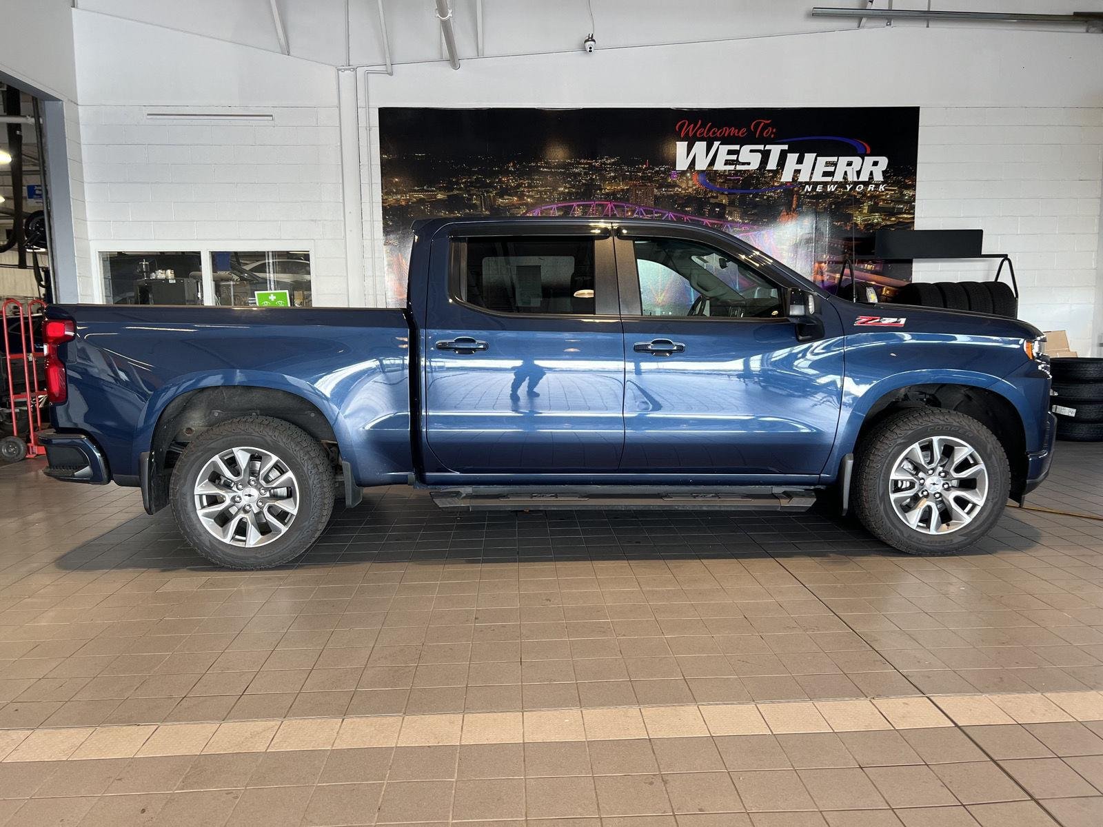 Used 2021 Northsky Blue Metallic Chevrolet RST image 11