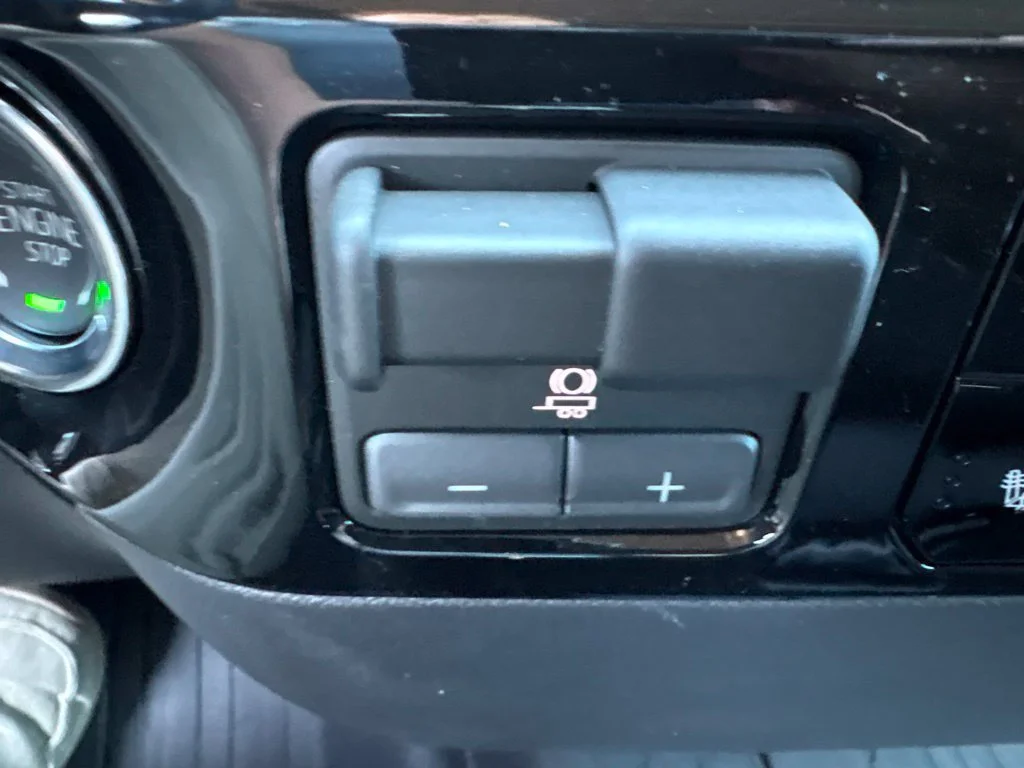 New 2026 Sterling Metallic GMC Elevation image 24