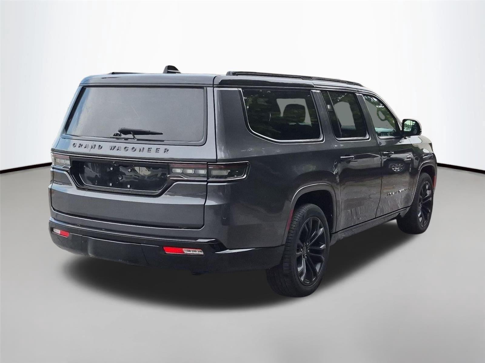 Used 2024 Baltic Gray Metallic Clearcoat Jeep Series II image 5