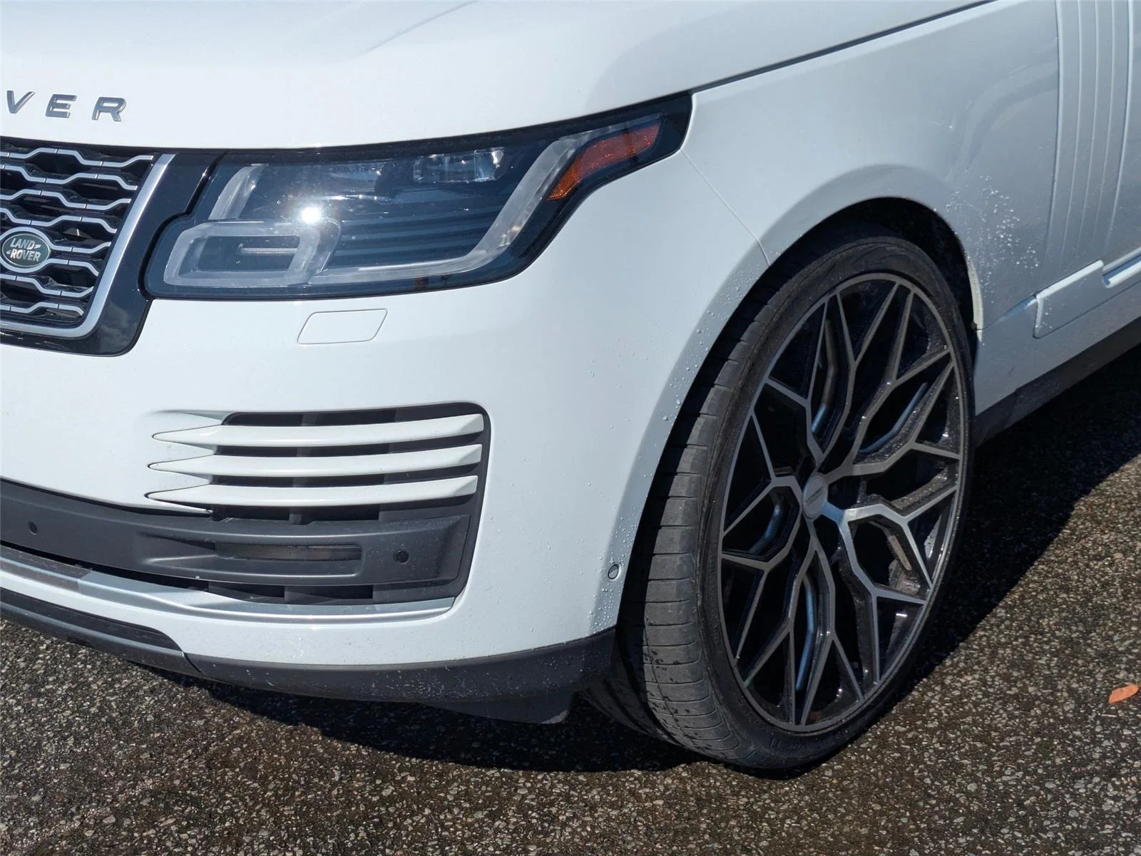 Used 2019  Land Rover HSE image 6