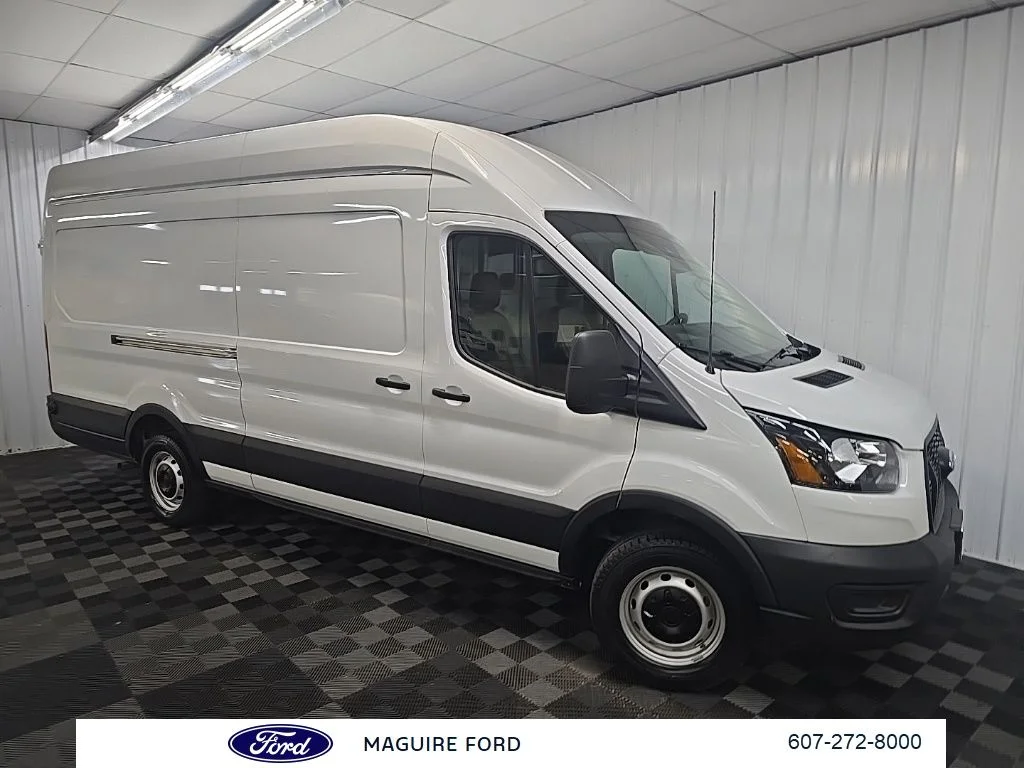 Used 2025 White Ford Base image 9