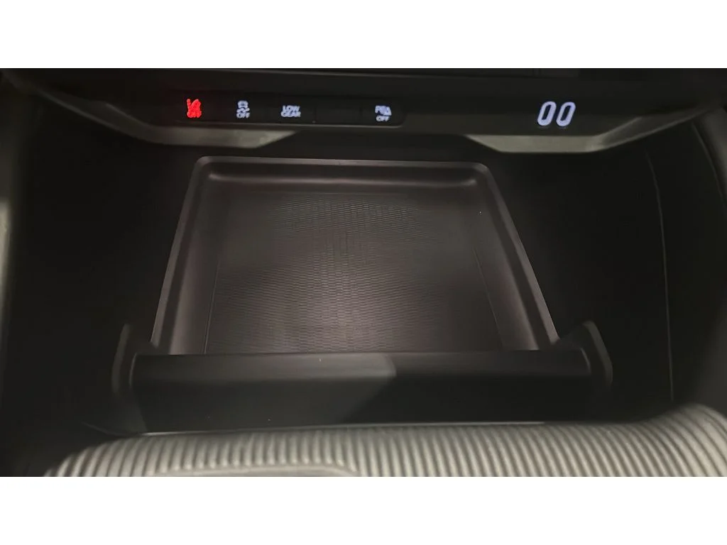New 2026 Bright White Clear-Coat Exterior Paint Jeep Limited image 24
