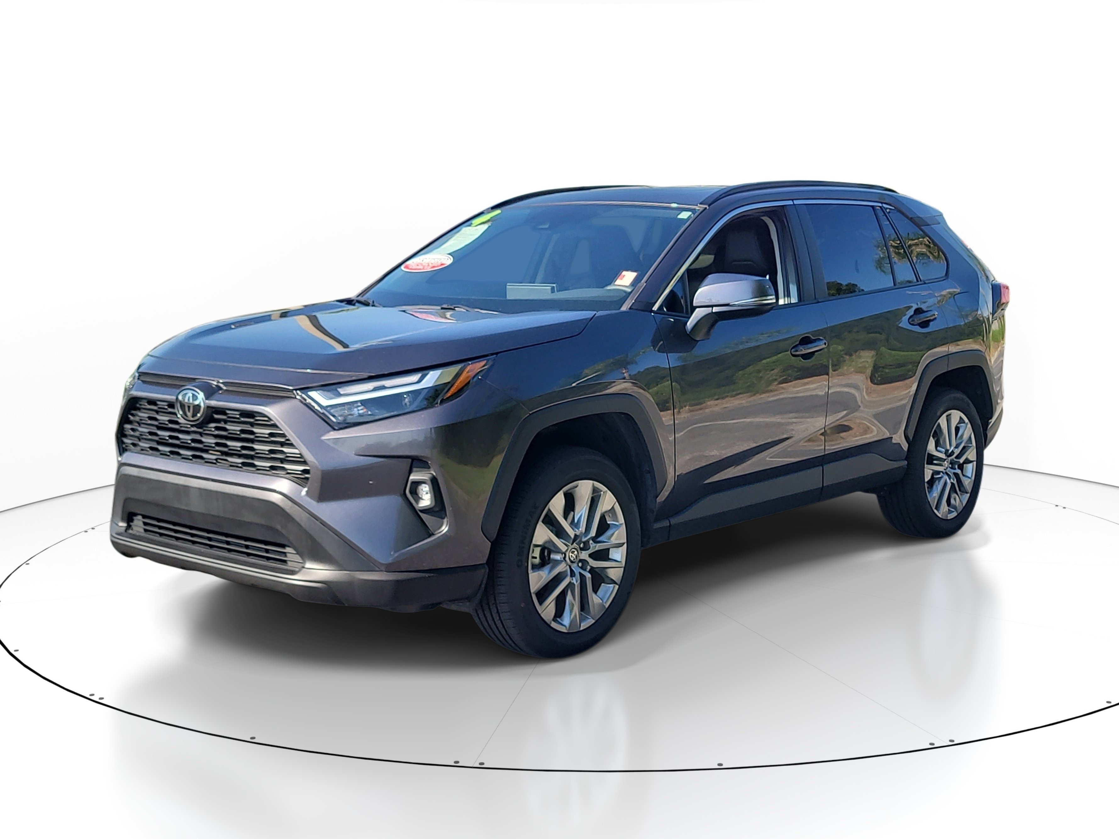 Used 2024 Magnetic Gray Metallic Toyota XLE Premium image 3