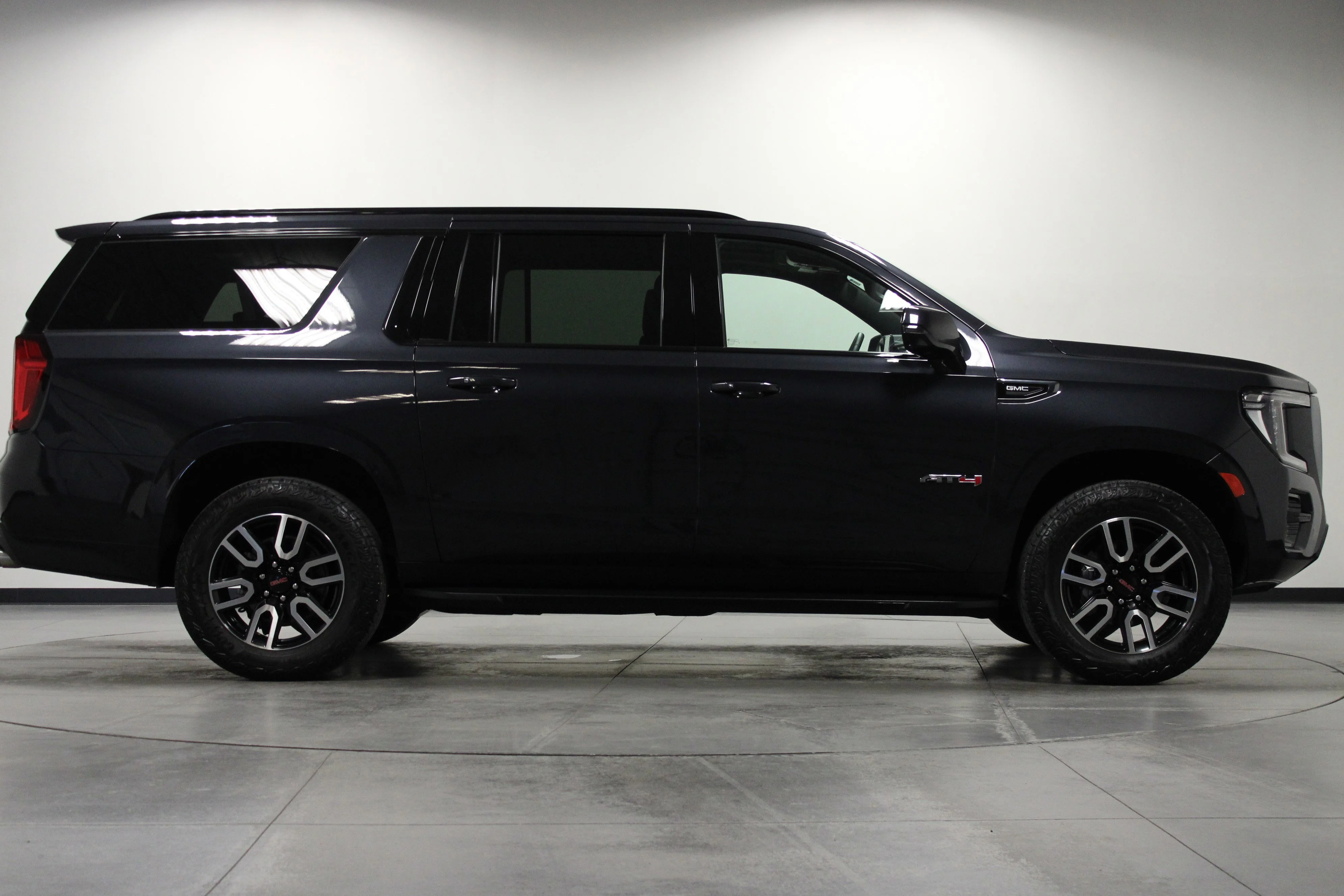 Used 2024 Titanium Rush Metallic GMC AT4 image 3
