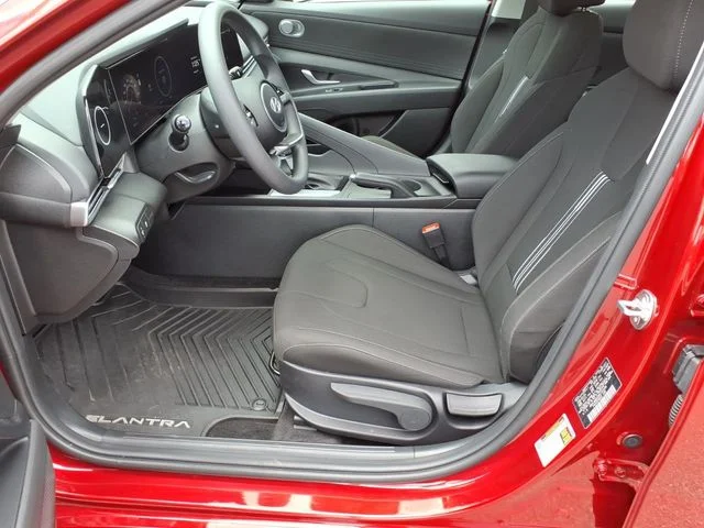 Used 2024 Red Hyundai SEL image 16