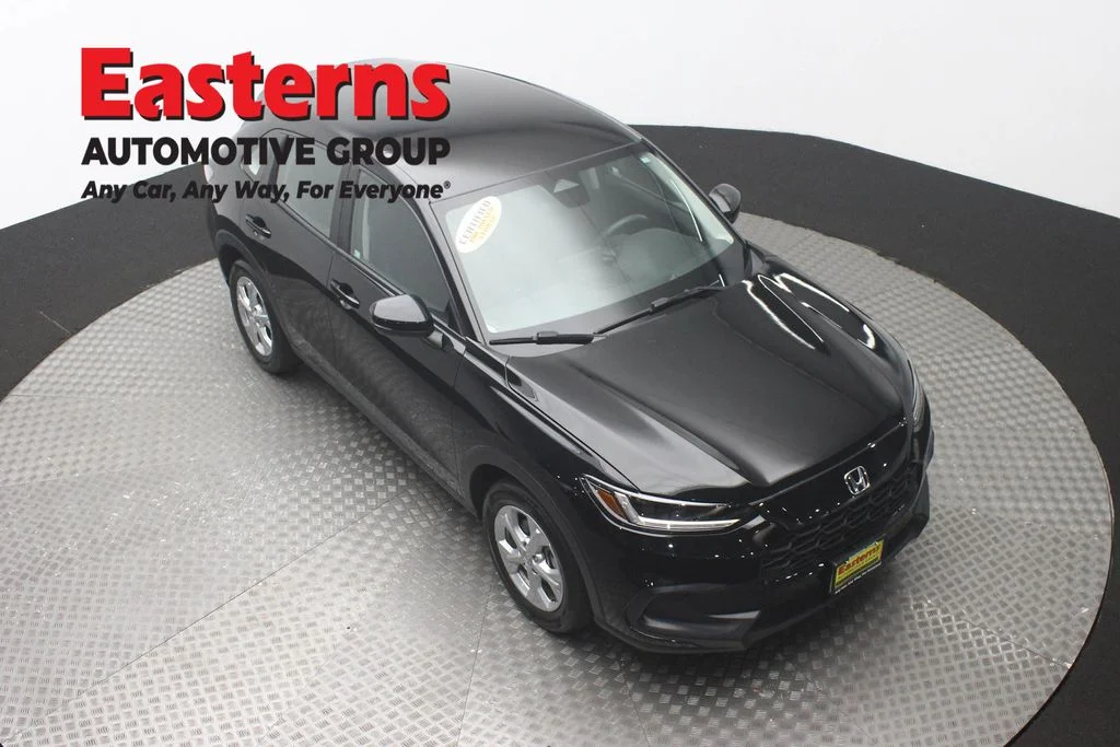 Used 2023 Black Honda LX image 3