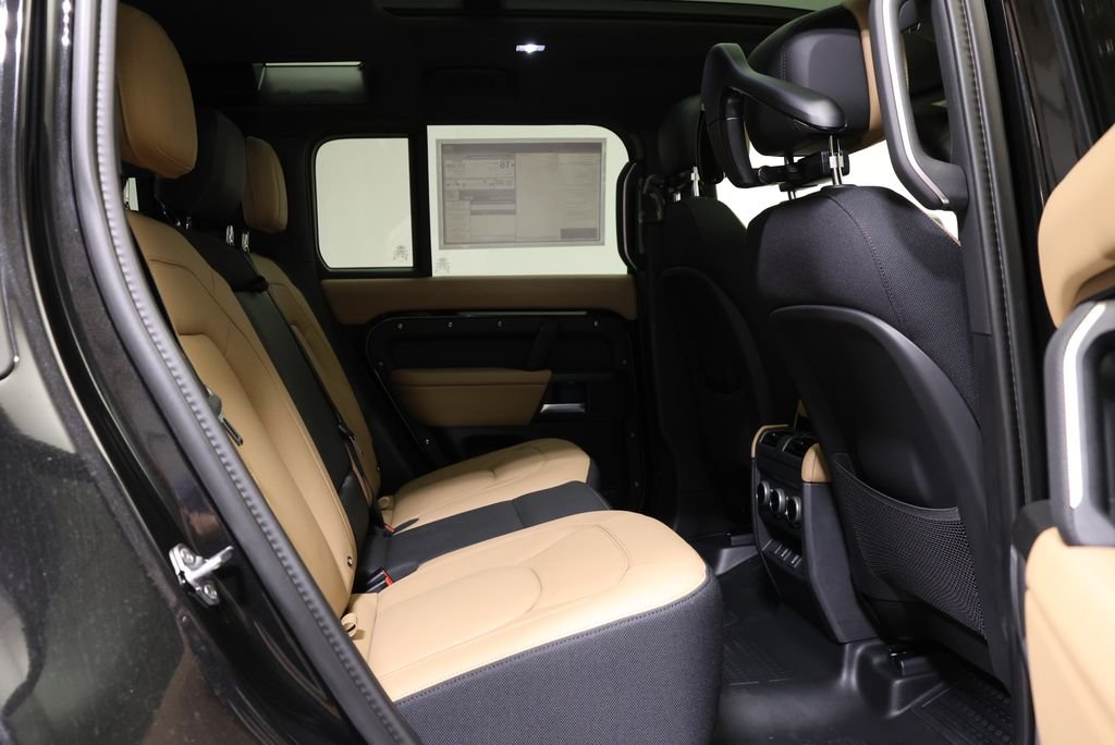 New 2026 Santorini Black Metallic Land Rover V8 image 45