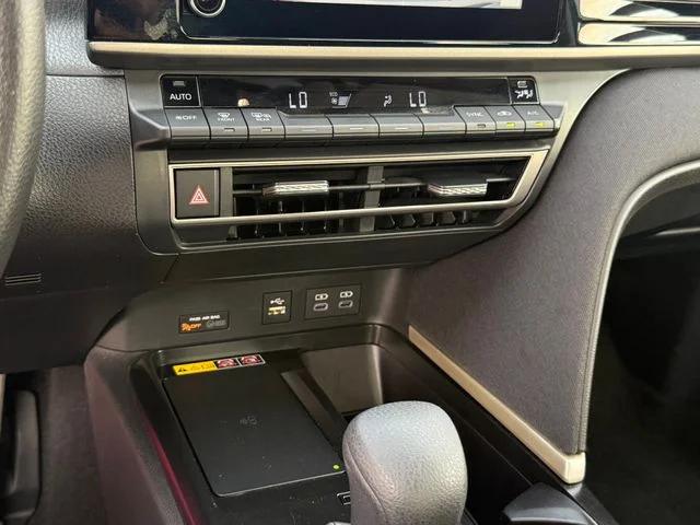 Used 2026 Ice Toyota LE image 19
