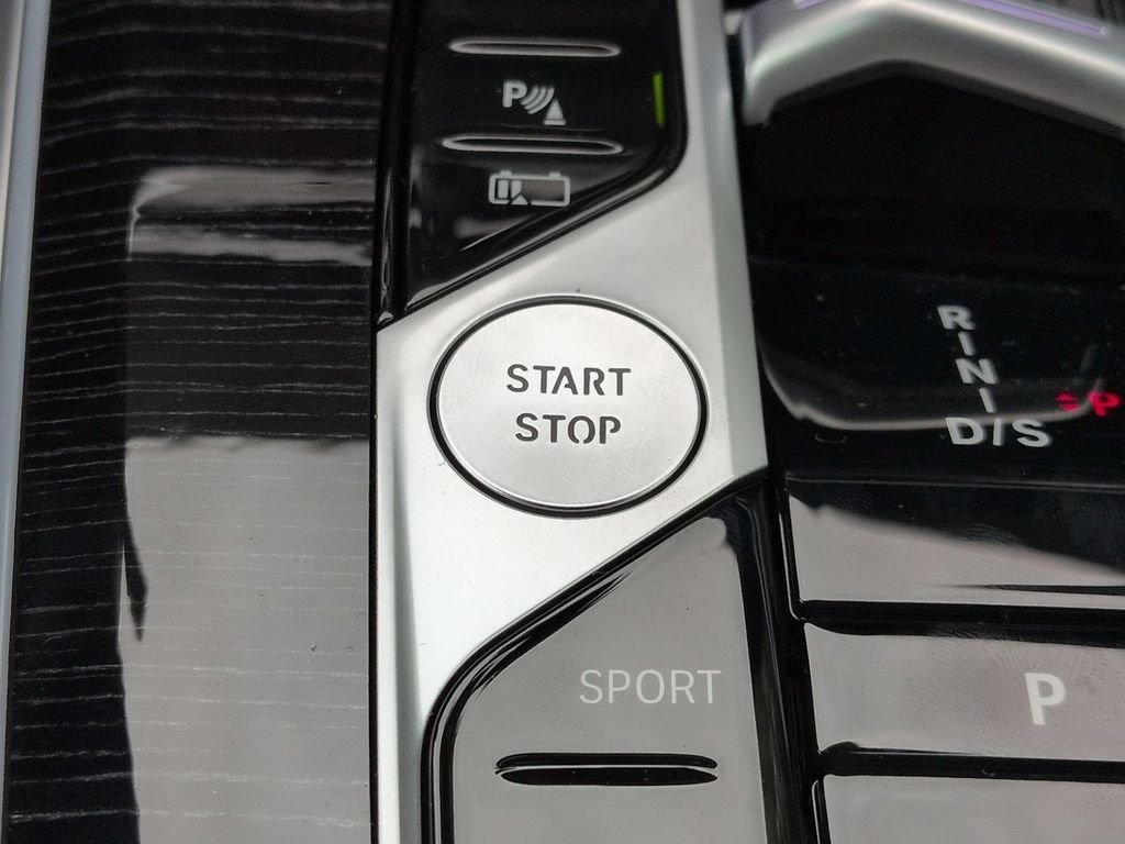 New 2026 Alpine White BMW xDrive50e image 29