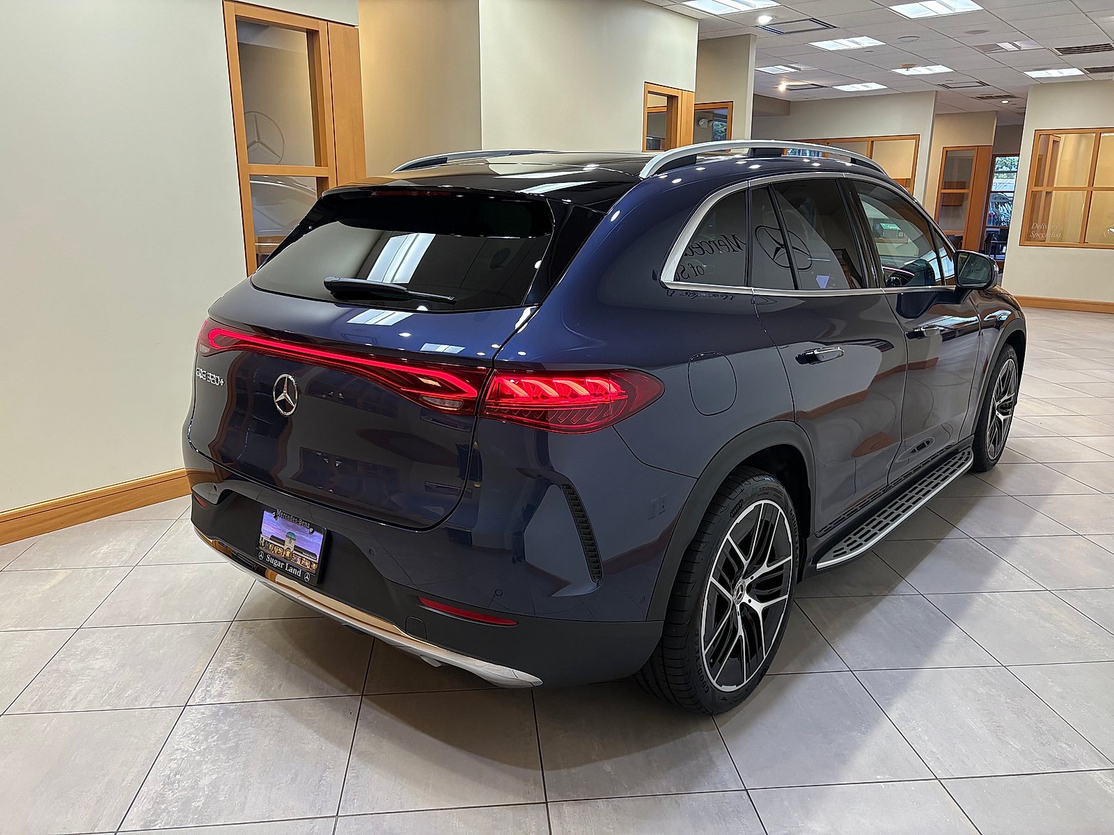 New 2027 Twilight Blue Metallic Mercedes-Benz EQE 320+ image 39