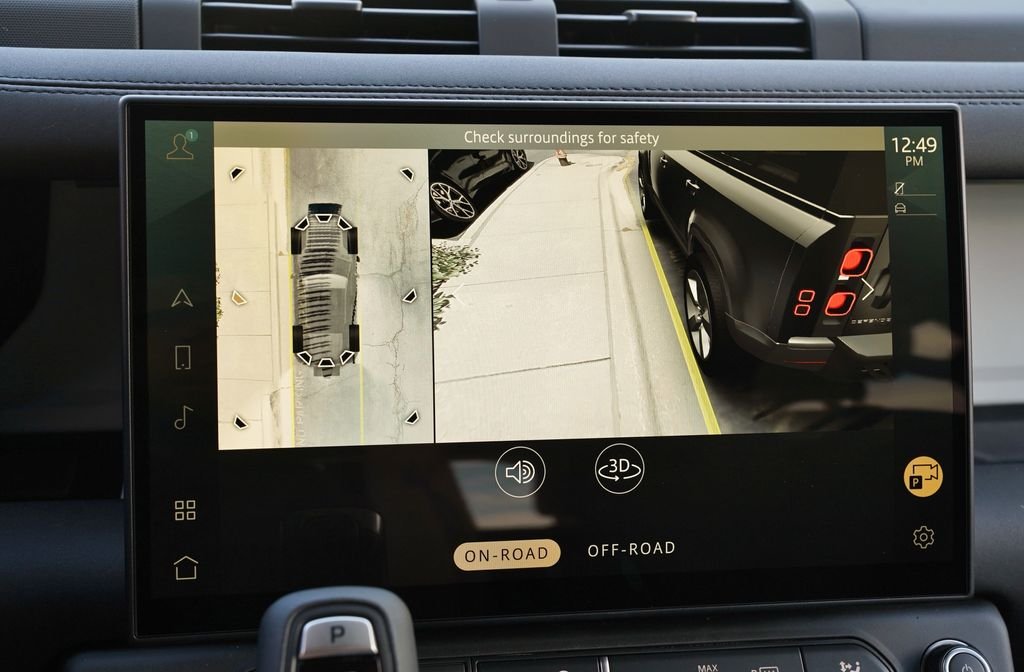 New 2026 Carpathian Grey Land Rover X-Dynamic SE image 23