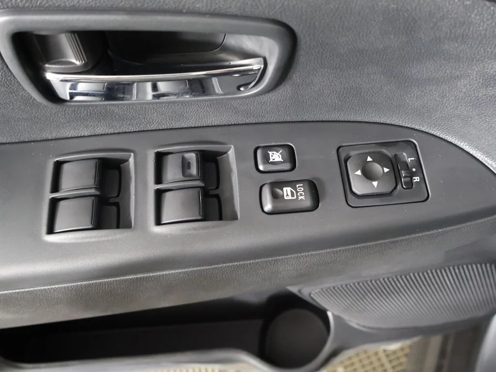 New 2026 Gray Mitsubishi 2.0 ES image 32