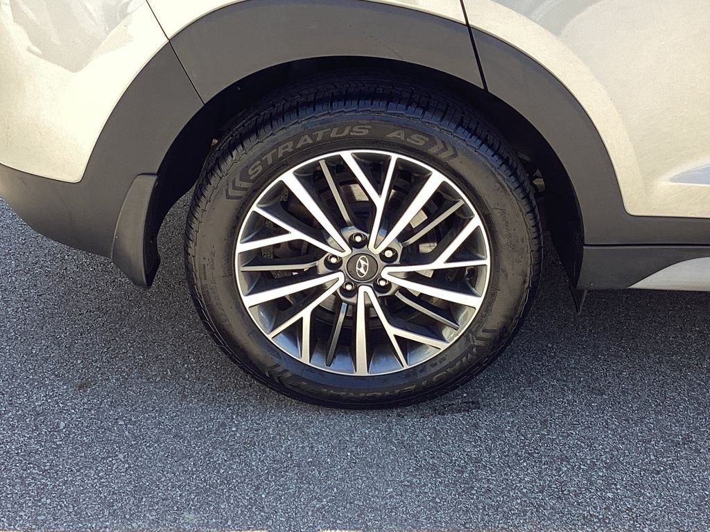 Used 2020 Silver Hyundai SEL image 21