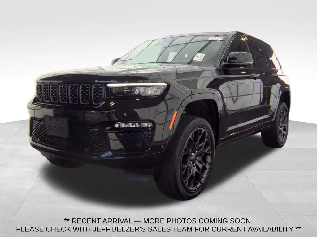 Used 2025 Diamond Black Crystal Pearlcoat Jeep Summit image 1