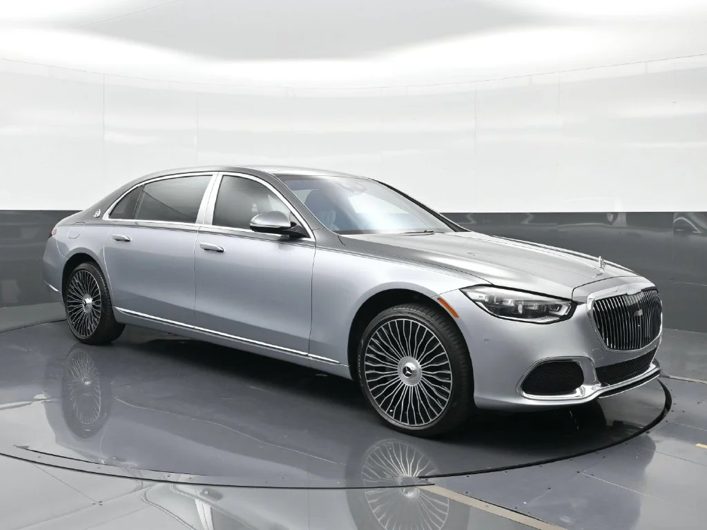 Used 2024 Silver Mercedes-Benz Maybach S 580 image 12