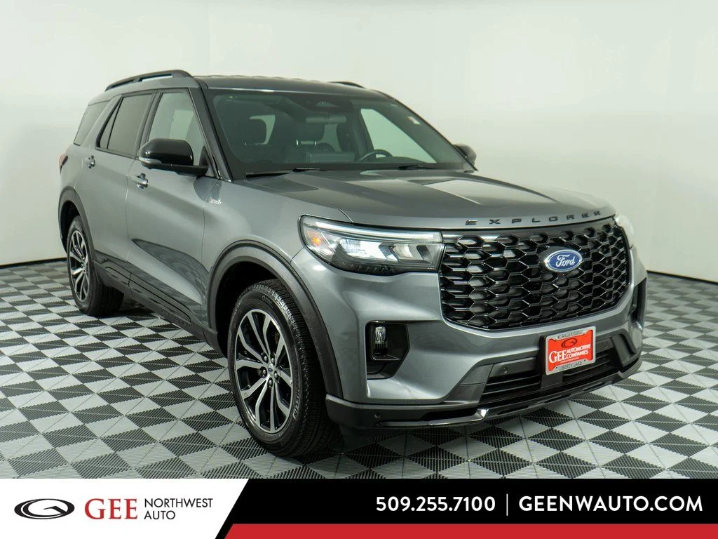 2025 Ford Explorer ST-LINE 4WD (PL535)'s photo