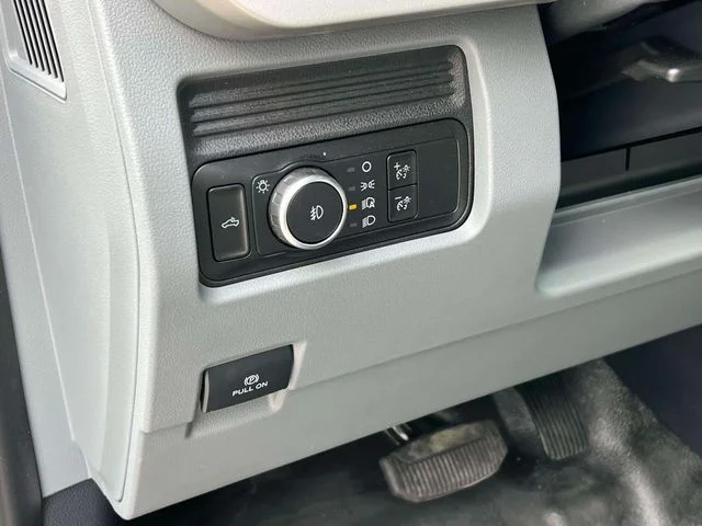 New 2026 Oxford White Ford F-250® XL image 26